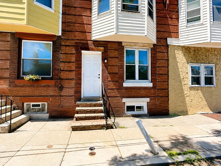 Yelland St — Photo 1