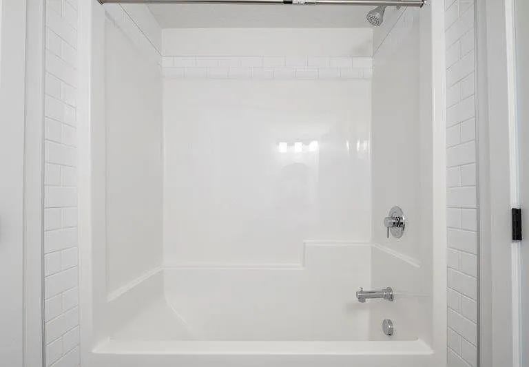 10060 46th St NE #401 — Photo 15
