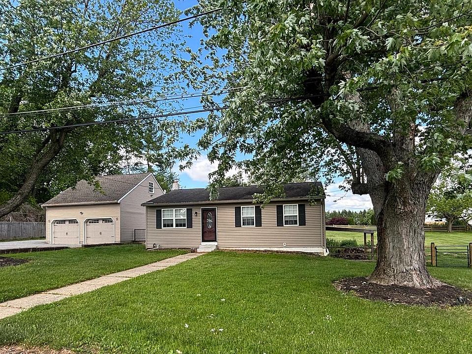 1st image of 388 Hipkins Rd