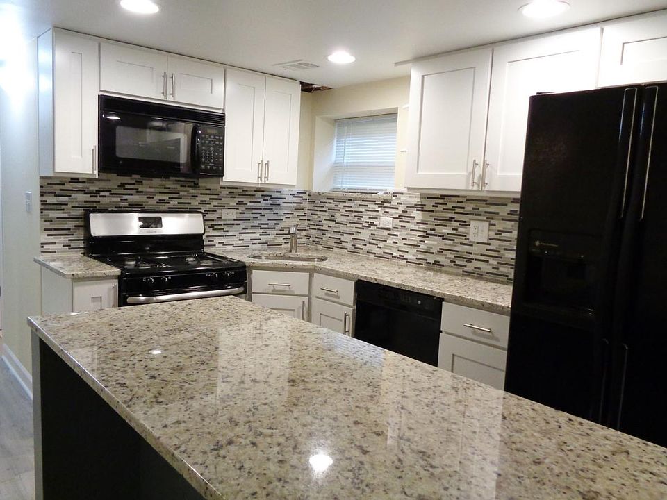1st image of 3215 W Olive Ave #G