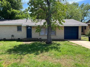 1009 Euclid St, Cleburne, TX 76033