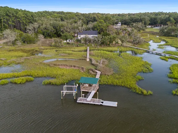 8272 Palmetto Rd, Edisto Island, SC 29438