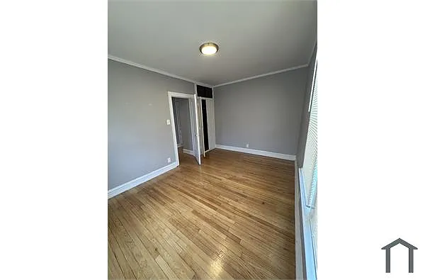 Building Photo - 957 W 87th St #3