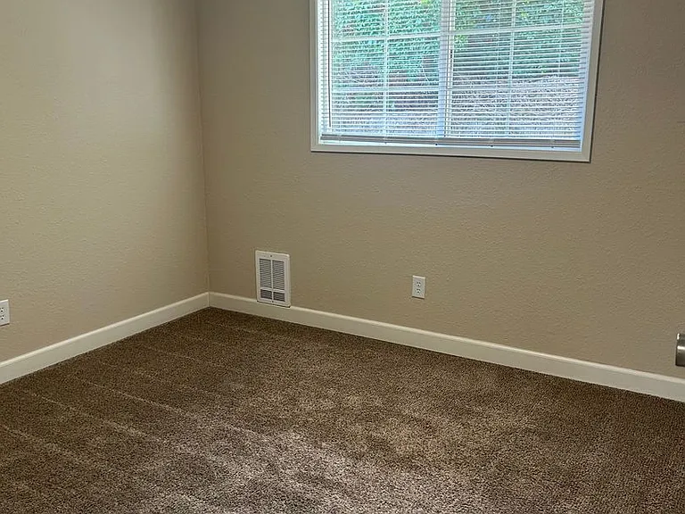 412 N Huber Ct #B — Photo 10