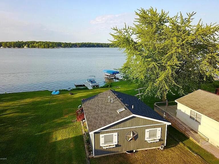 1st image of 863 E Hess Lake Dr