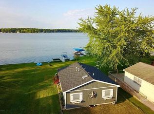 863 E Hess Lake Dr, Grant, MI