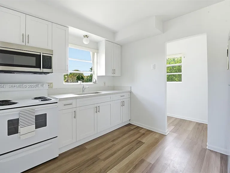 7512 NW 1st Ave #7512 — Photo 4
