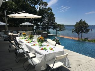 16 N Shore Rd, Hampton Bays, NY 11946