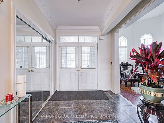 4th image of 39 Boulderbrook Dr