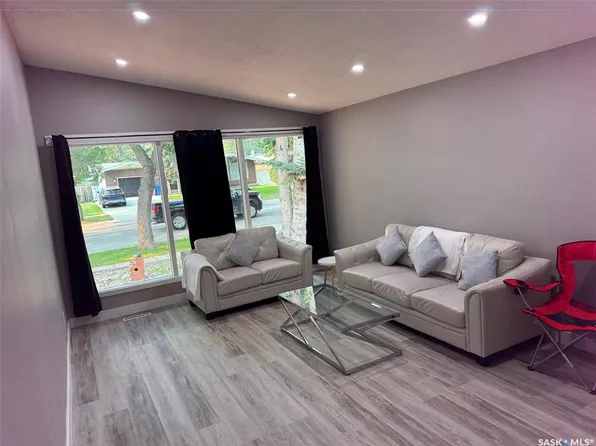 2905 GRANT ROAD, Regina, SK S4S 5G3