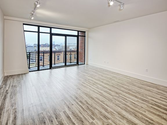 2nd image of 391 Palisade Ave Unit 404