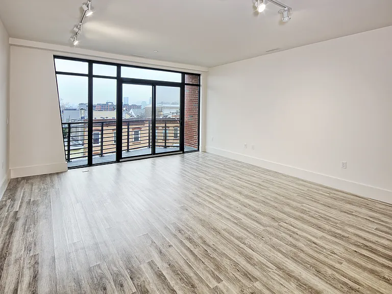 391 Palisade Ave #404 — Photo 2