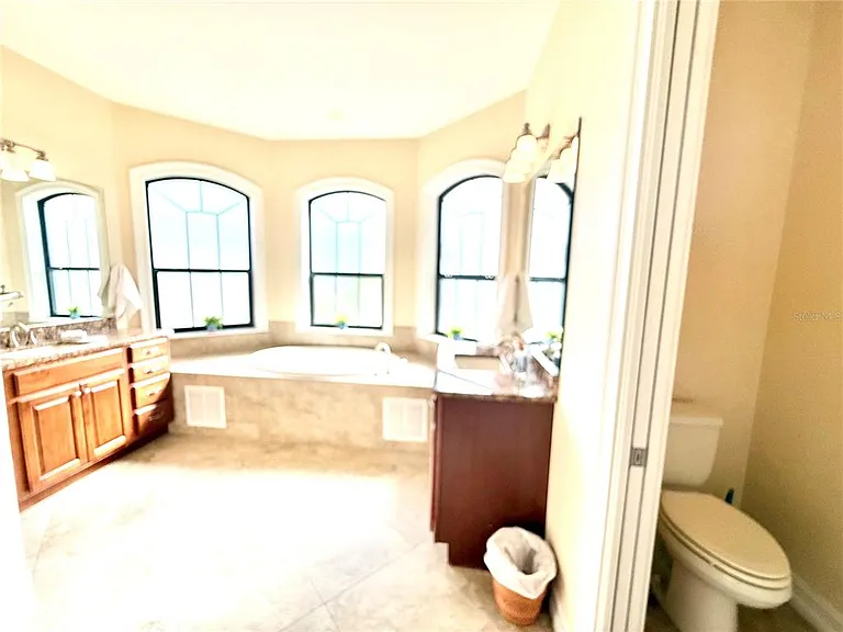 2736 Magdalina Dr — Photo 12