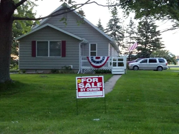 9930 Elmwood Dr, Freeland, MI 48623