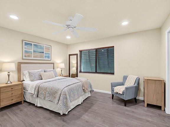 4th image of 10100 NW 71st Place