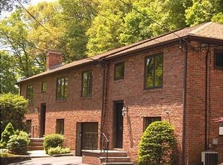 37 Oakwood Rd, Auburndale, MA 02466