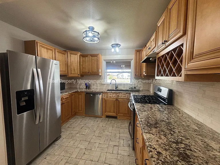717 NW 6th St — Photo 5