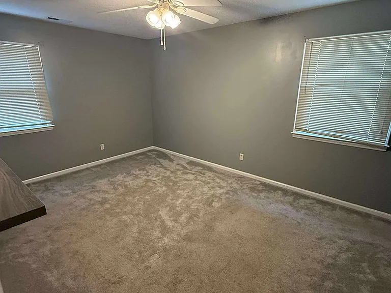 516 Oakview Rd — Photo 10