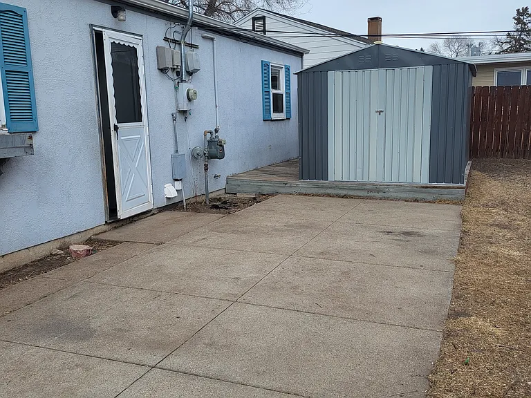 2128 Birch Ave — Photo 7