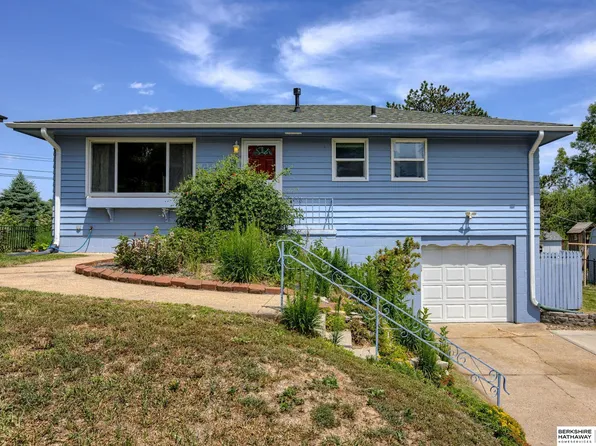 3307 N 207th St, Elkhorn, NE 68022