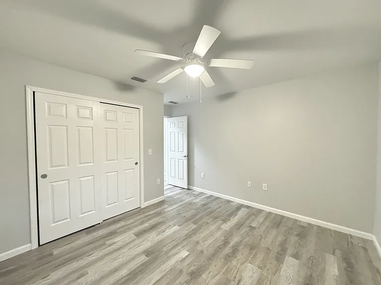 704 E Chestnut Ave — Photo 20