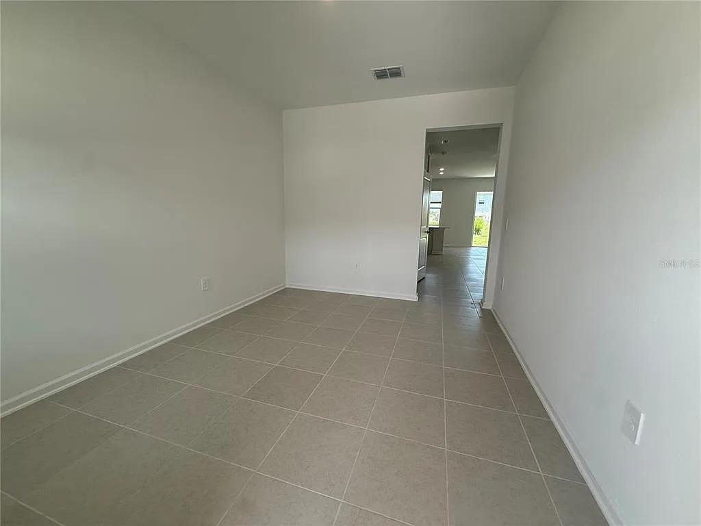 3 bed, 2.5 bath, 1813 sqft, $1,875 — Photo 2