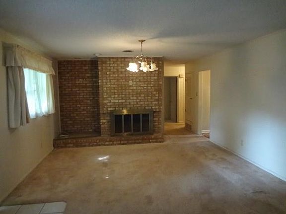 3rd image of 2133 S Elmwood Dr