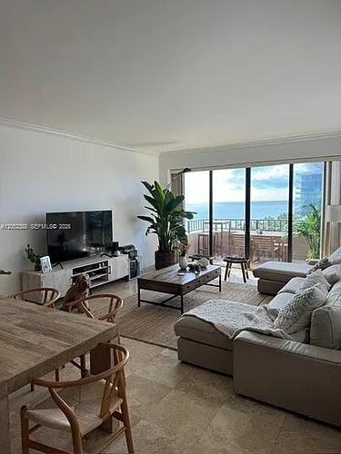 201 Crandon Blvd Photo 1