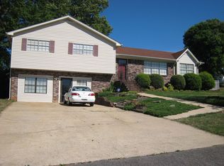 1427 Edgefield Ln, Hueytown, AL 35023