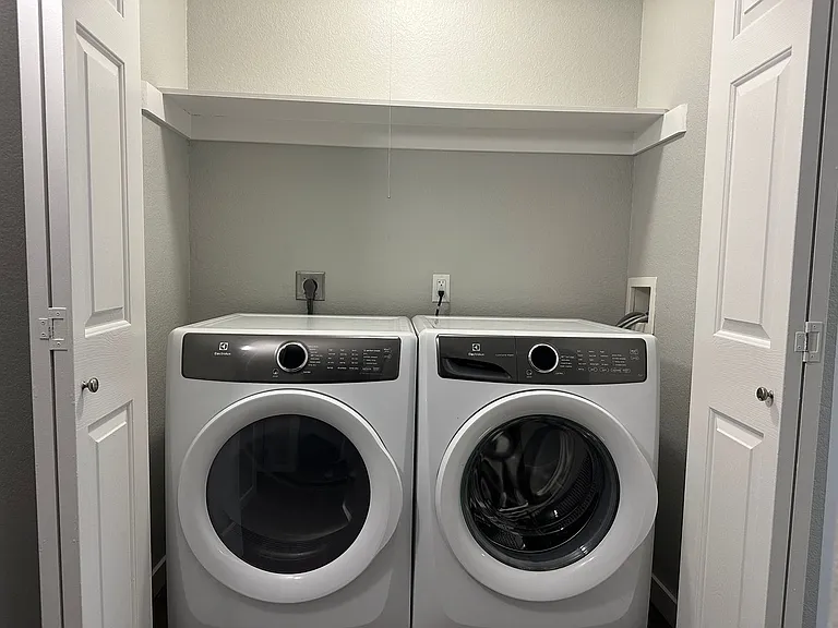 Corona Pointe Resort — Photo 157