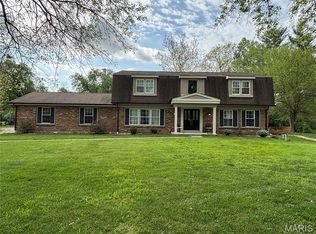 12576 Royal Manor Dr, Saint Louis, MO 63141