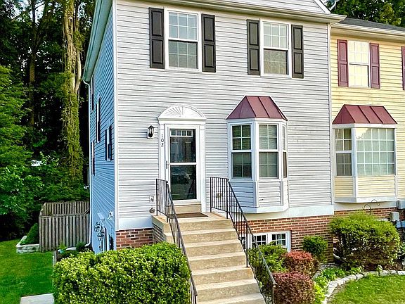 2nd image of 102 Charleston Ct