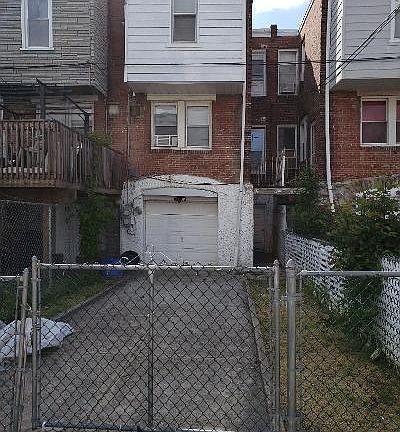 3rd image of 5729 N Fairhill St