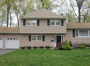 24 Wellington Dr, Wayne, NJ 07470