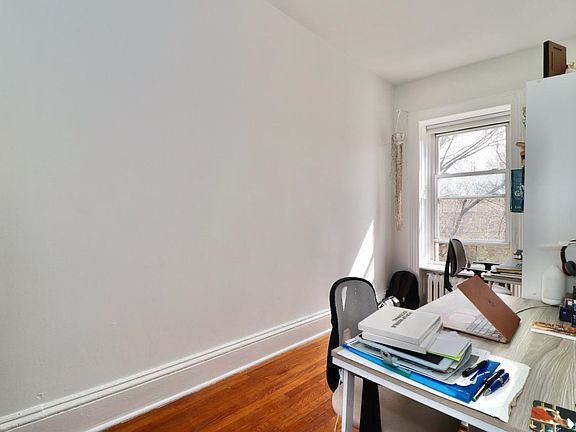 4th image of 270 Montgomery St APT 4