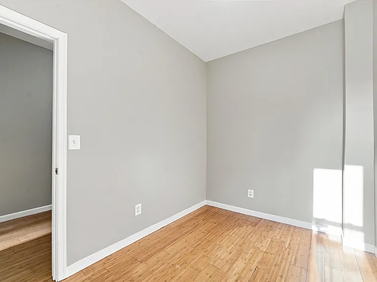 1551 N Allison St — Photo 20