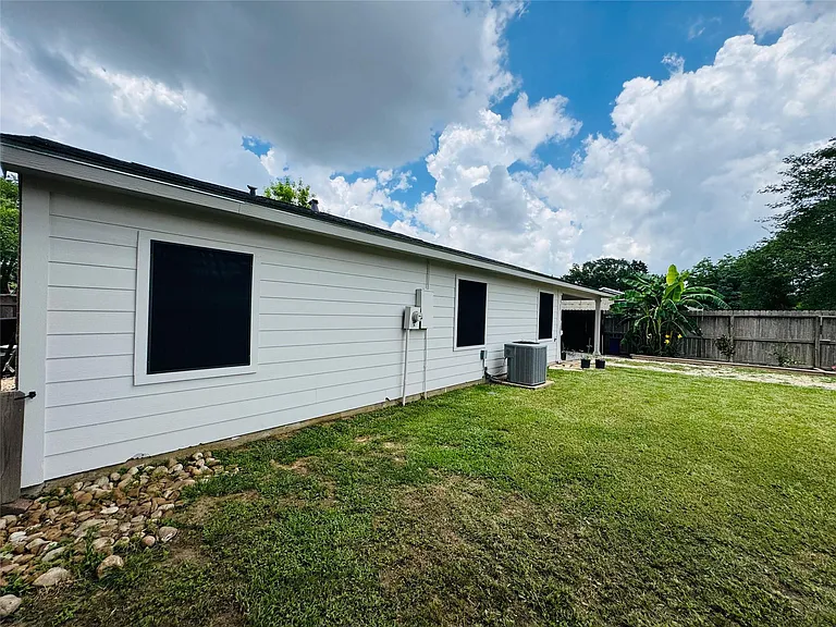 24131 Four Sixes Ln — Photo 15