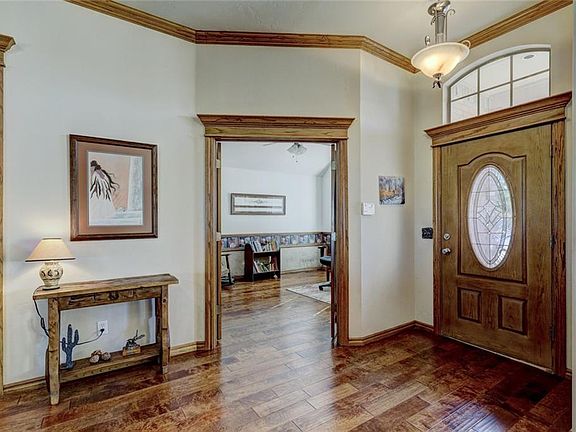 5th image of 2029 Oak Dr