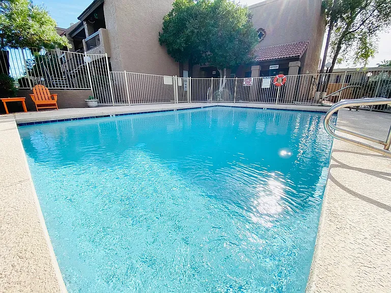 Catalina Apartments - 117 — Photo 18
