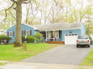 26 Larkspur Rd, Wayne, NJ 07470