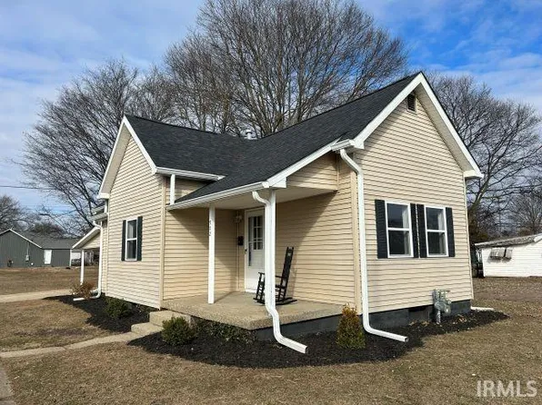 902 N 12th St, Vincennes, IN 47591