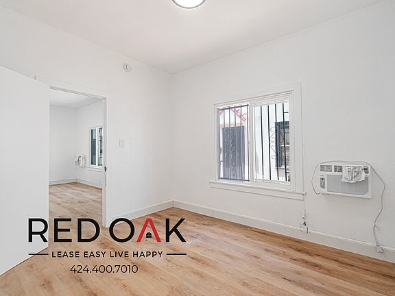 3rd image of 3906 W Mont Clair St #1/4