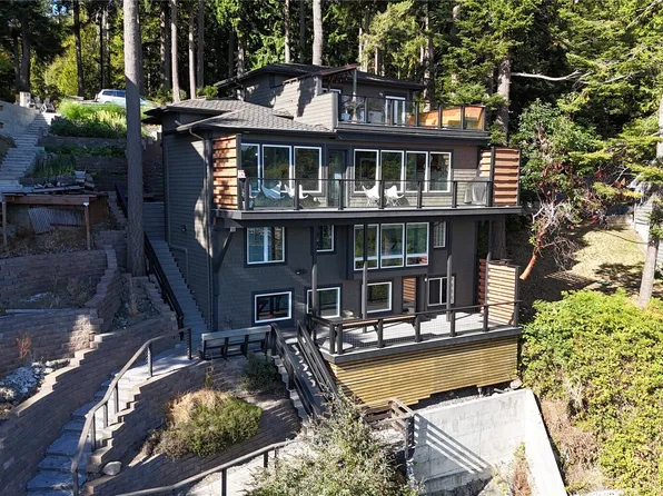15833 Yokeko Drive, Anacortes, WA 98221