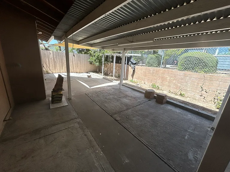 1317-19 E 5th St — Photo 12