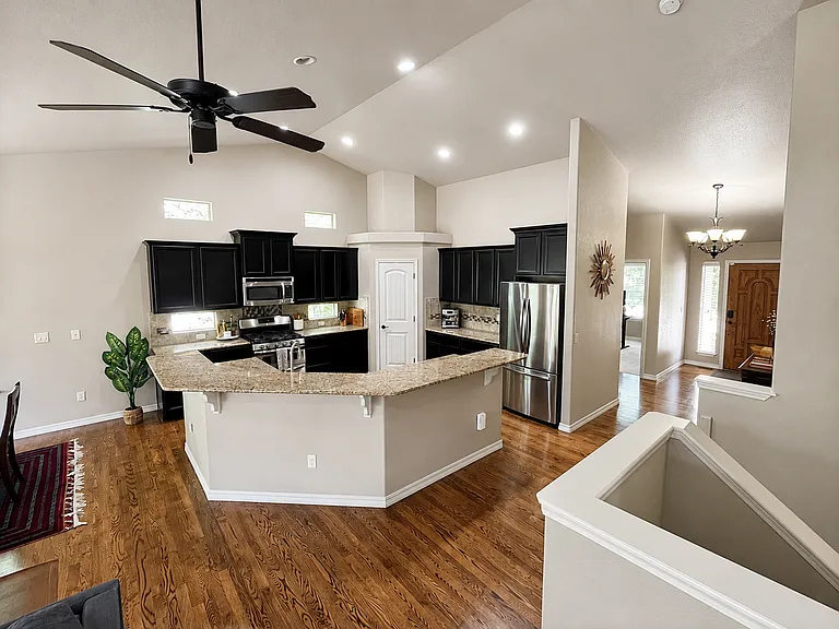 1102 Crystal Basin Dr — Photo 5