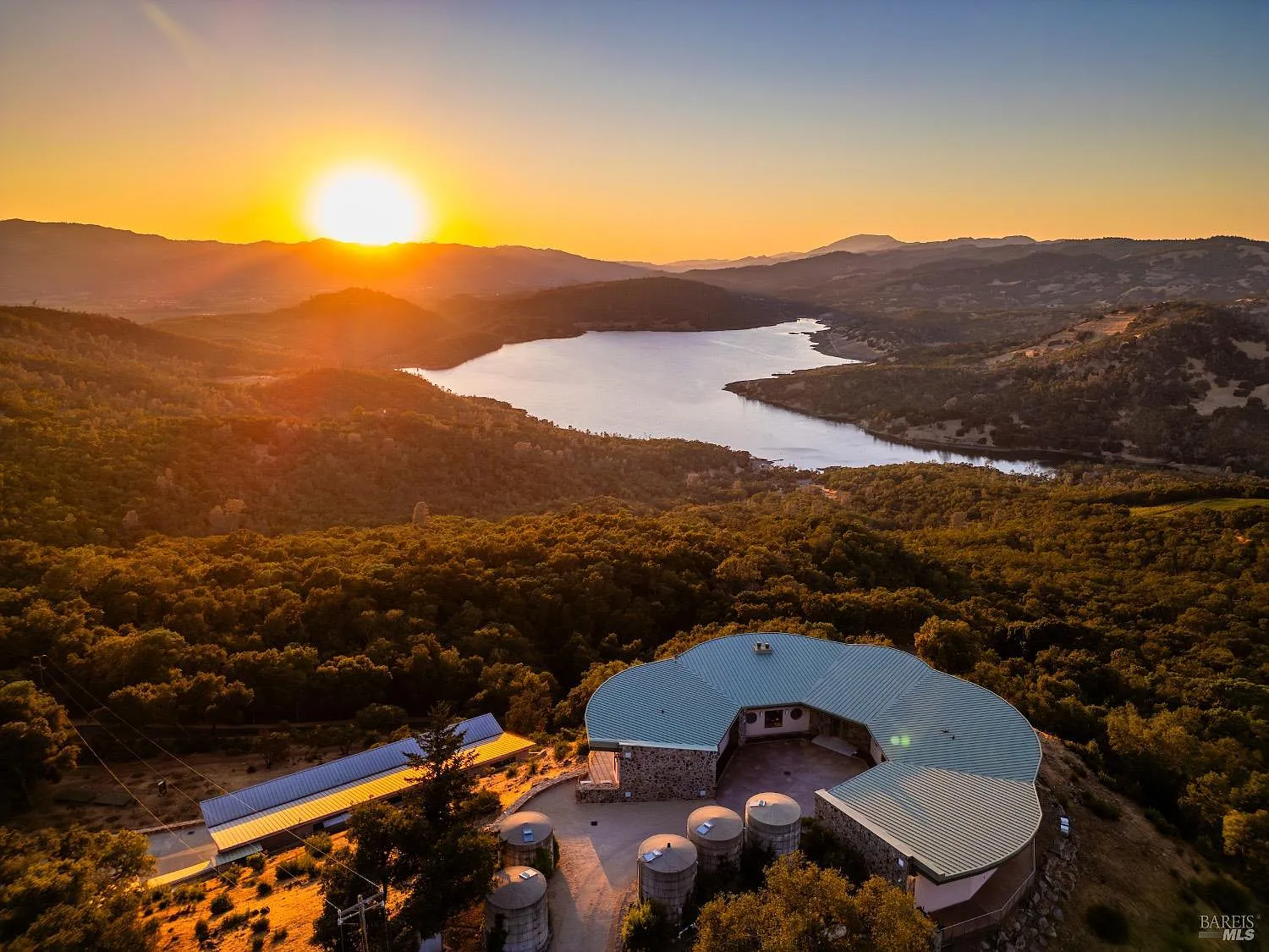 1535 Sage Canyon Road - 4bd/5ba, 4,905 sqft - in Saint Helena, CA