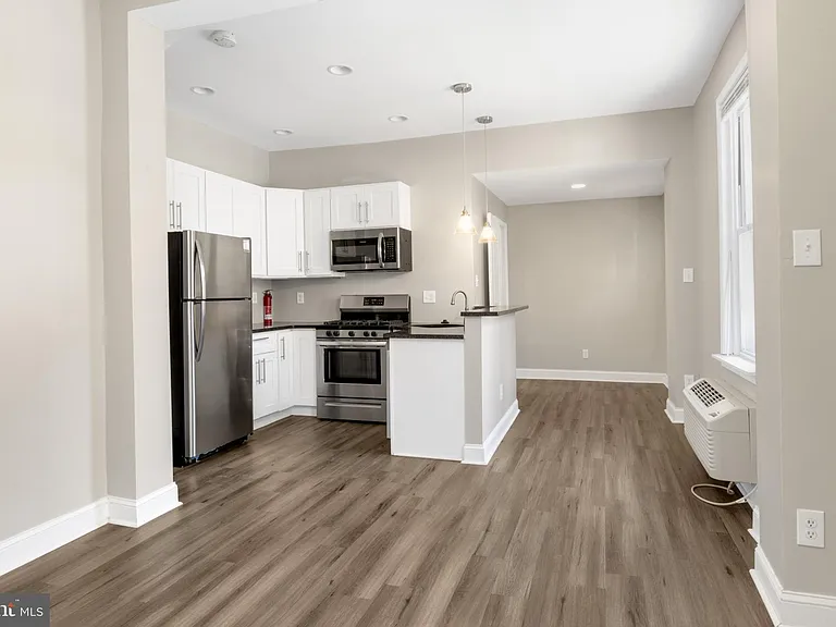 3127 Cedar St #1R — Photo 1