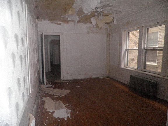 3rd image of 7826 S East End Ave