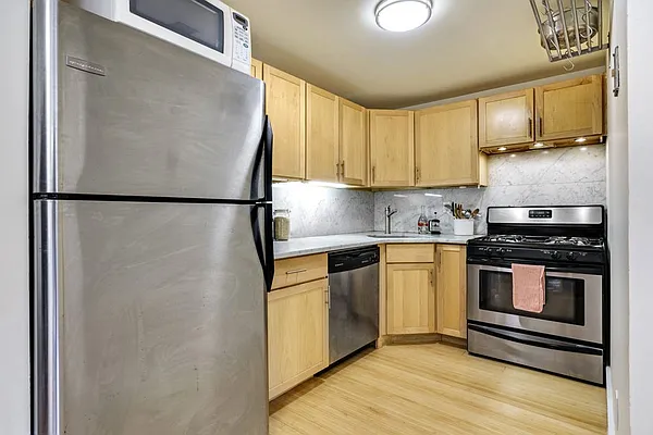 Sold by LG Fairmont Group | media 3