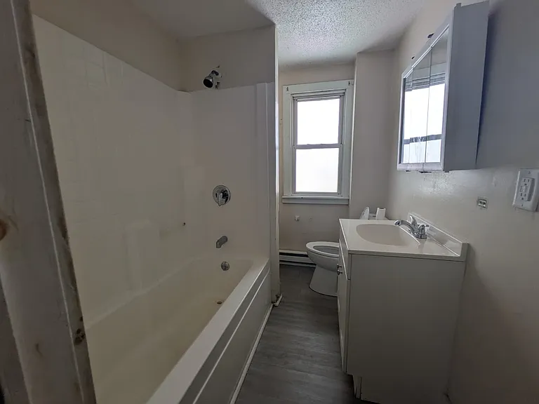 842 Congress Ave #1H — Photo 6